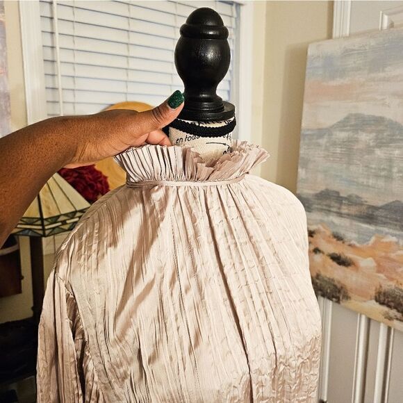 New H & M Gold Satin Crinkle Style High Neck Statement Blouse. - Picture 12 of 14